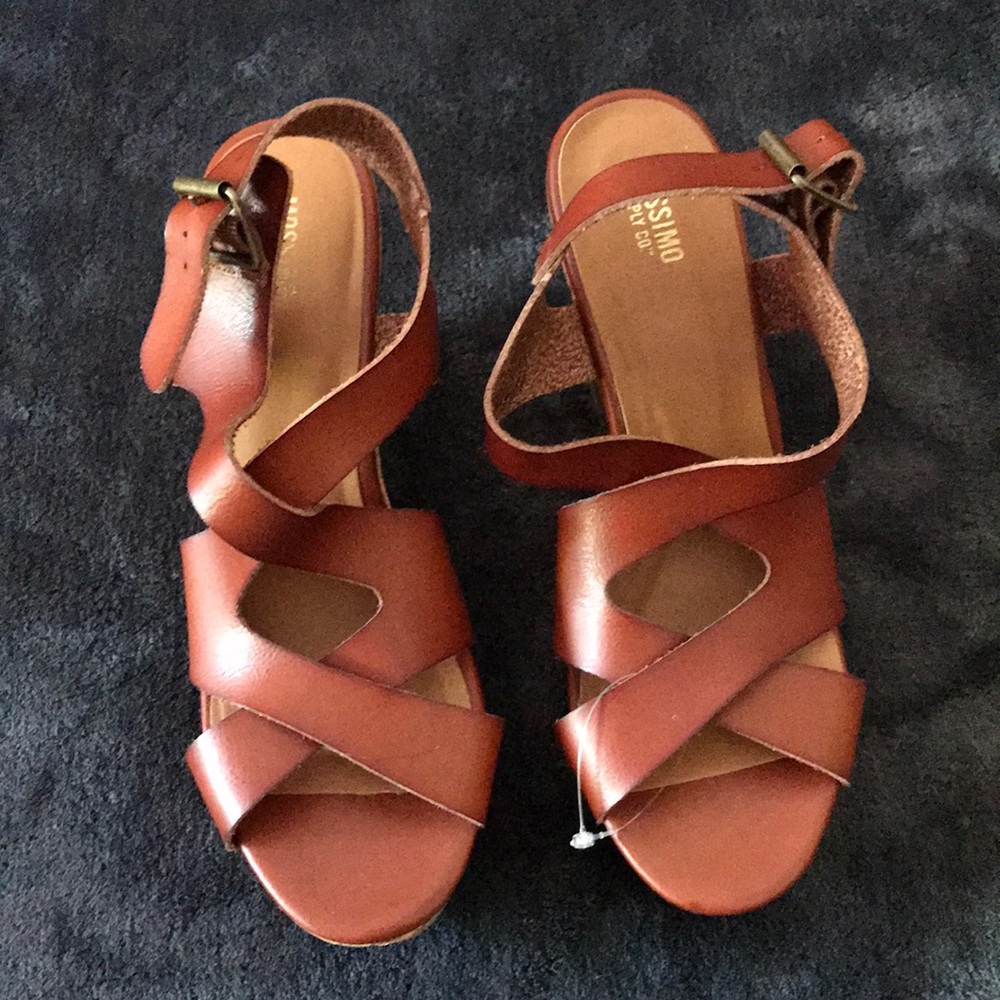 New W/O Tags Women’s Mossimo Cognac Wedges Size 8